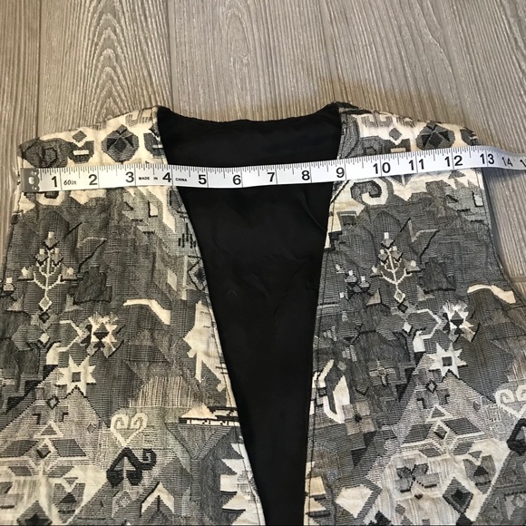 Vintage Black and White Open Front Lightweight Quilted Patchwork Print Vest - Picture 6 of 9